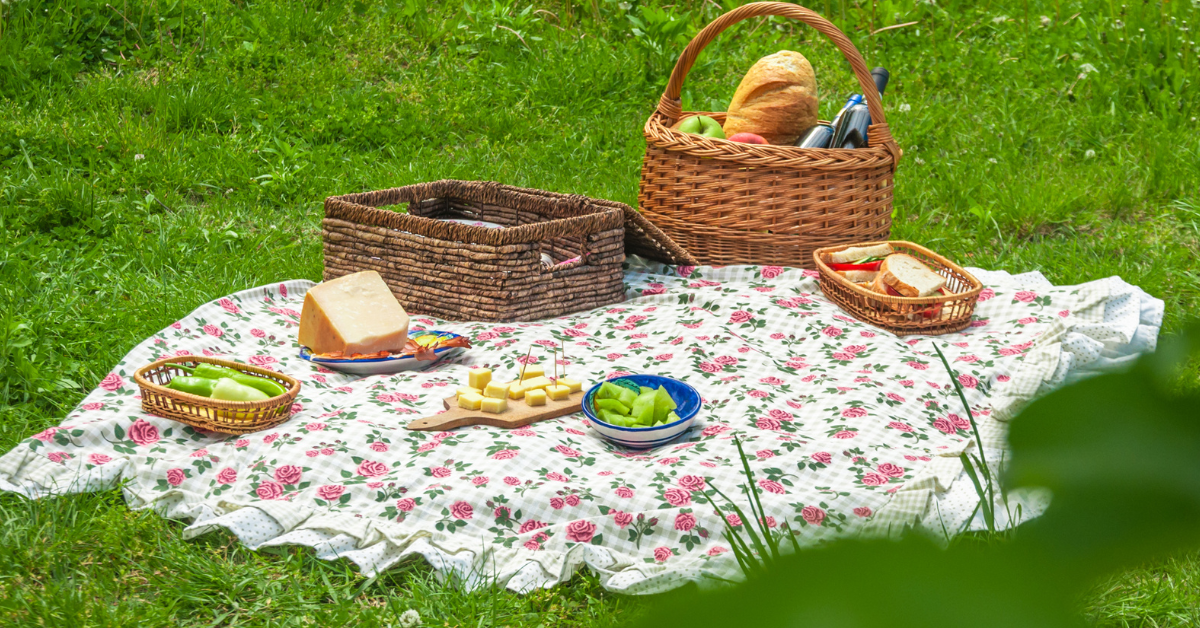 Best portable wine picnic tables for outdoor use